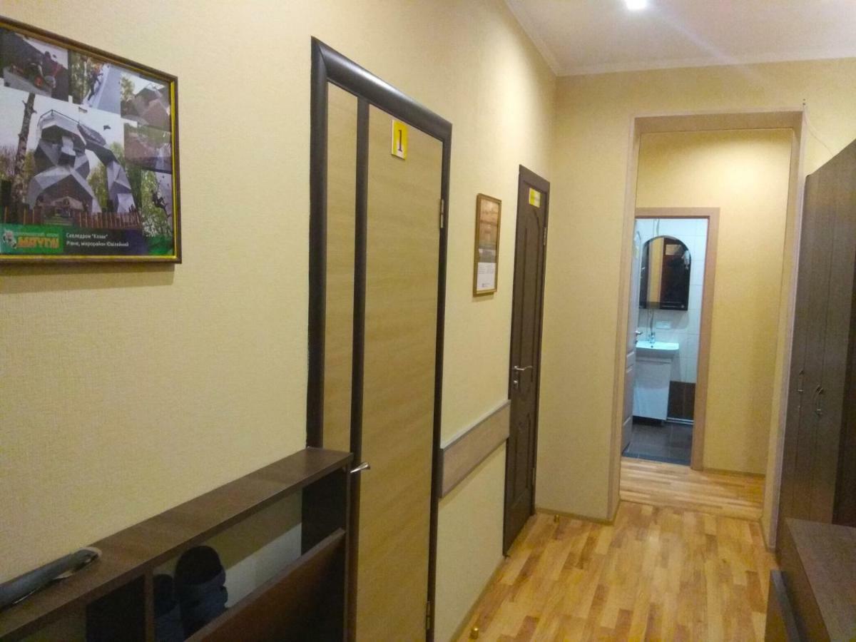 Rivne Hostel Exterior foto